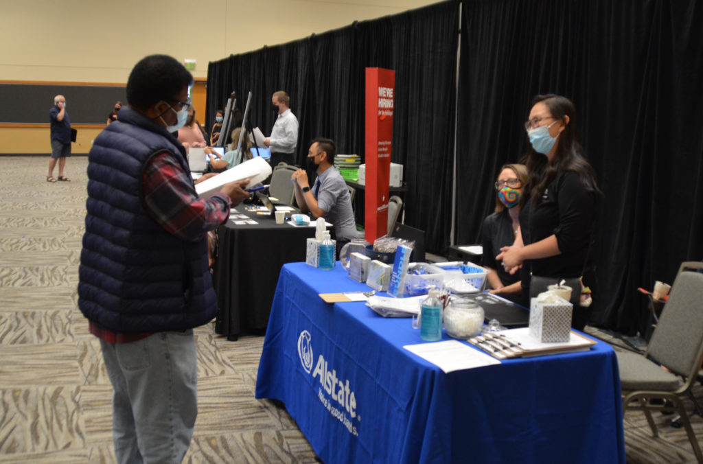Lynnwood Job Fair connects employers with potential workers Lynnwood