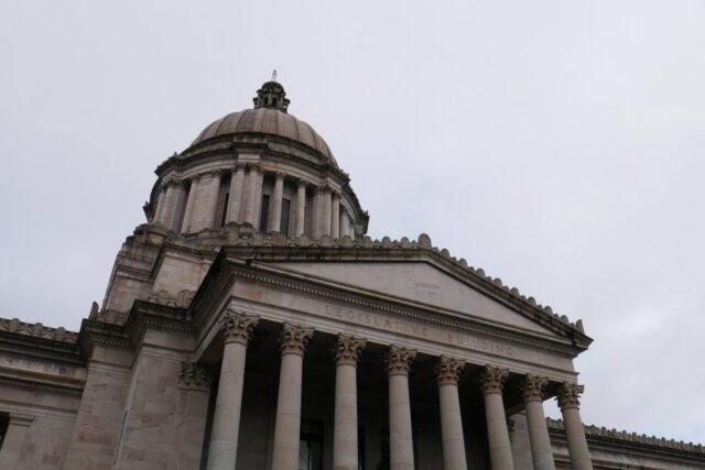 Lawsuit filed to block new eligibility requirements for WA sheriffs