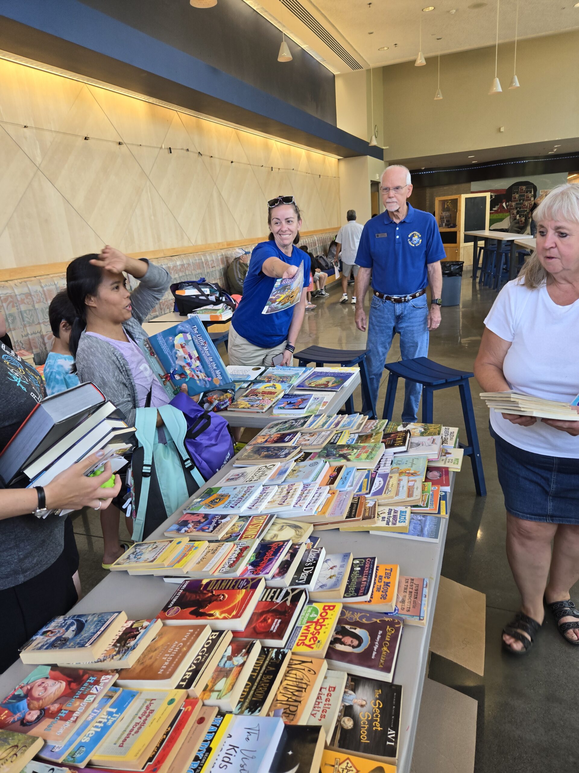Edmonds Lions Club gives away books at Back to School Fair