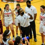 12-3-21 G Bball Redmond at MLT Photo by Joe Christian-12