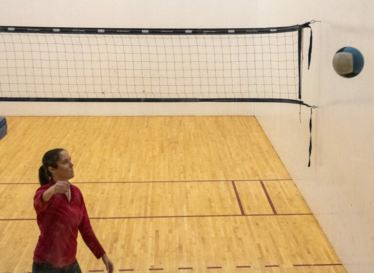 Wallyball royalty brings the sport to the Mountlake Terrace Recreation