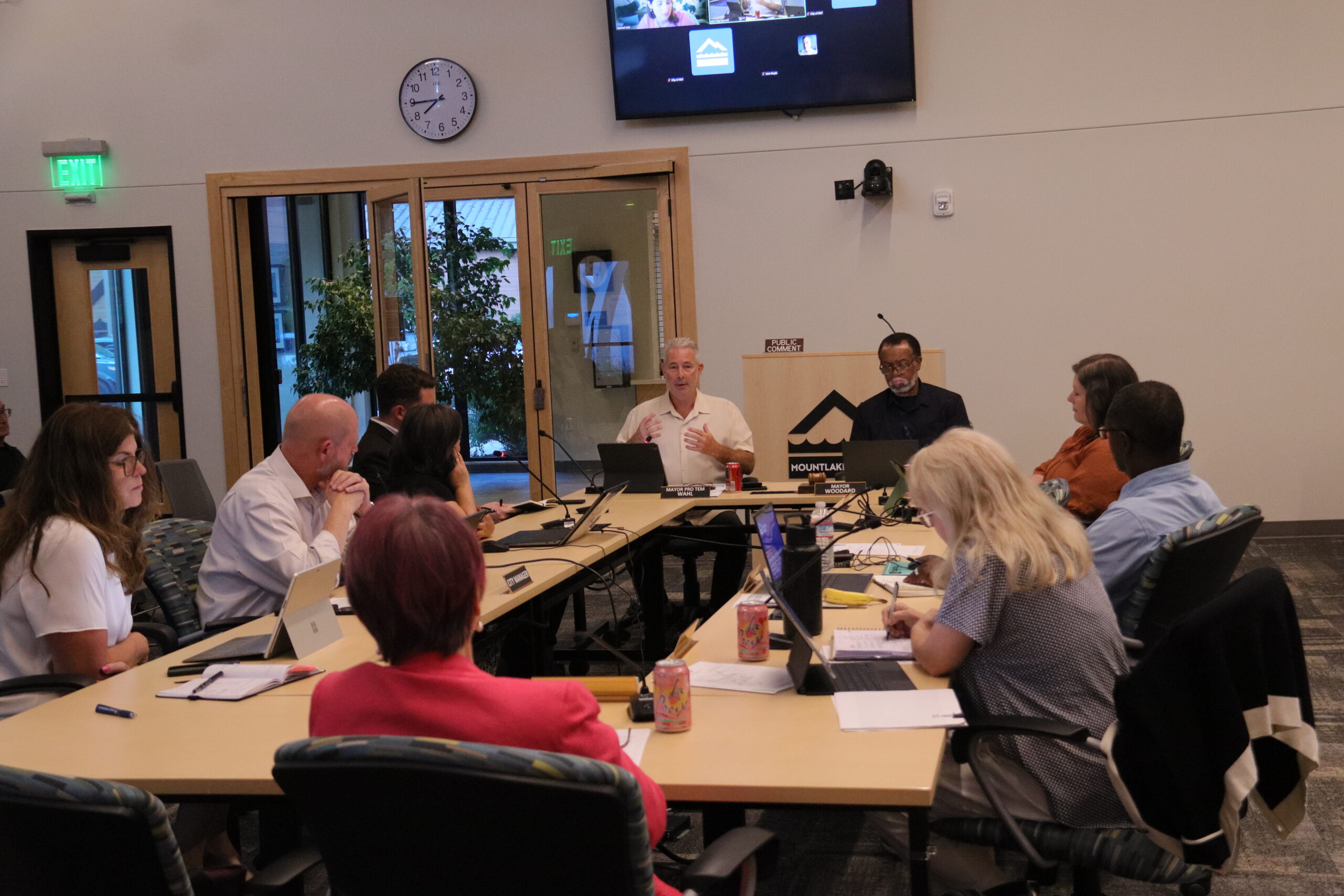 Council reviews final city branding options, second-quarter fiscal report