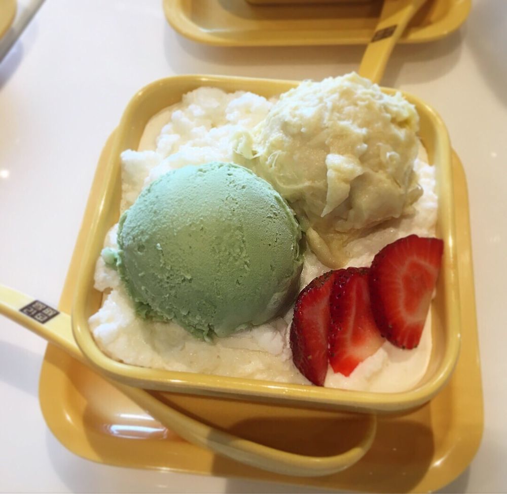 Restaurant News Tasty treats at Lynnwood's Sweethoney Dessert, plus