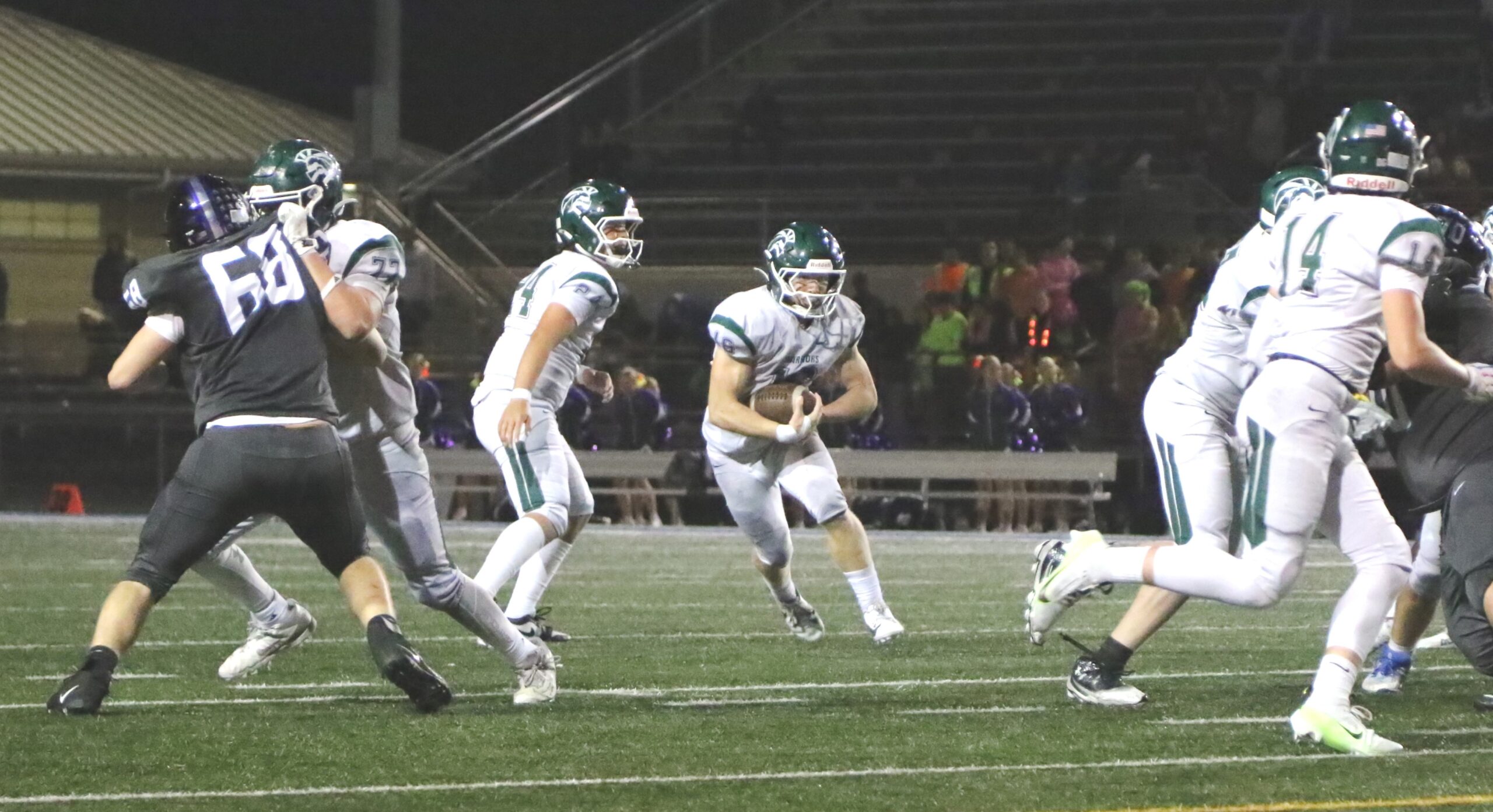 Prep football: Edmonds-Woodway scores 41-14 win over Shorewood
