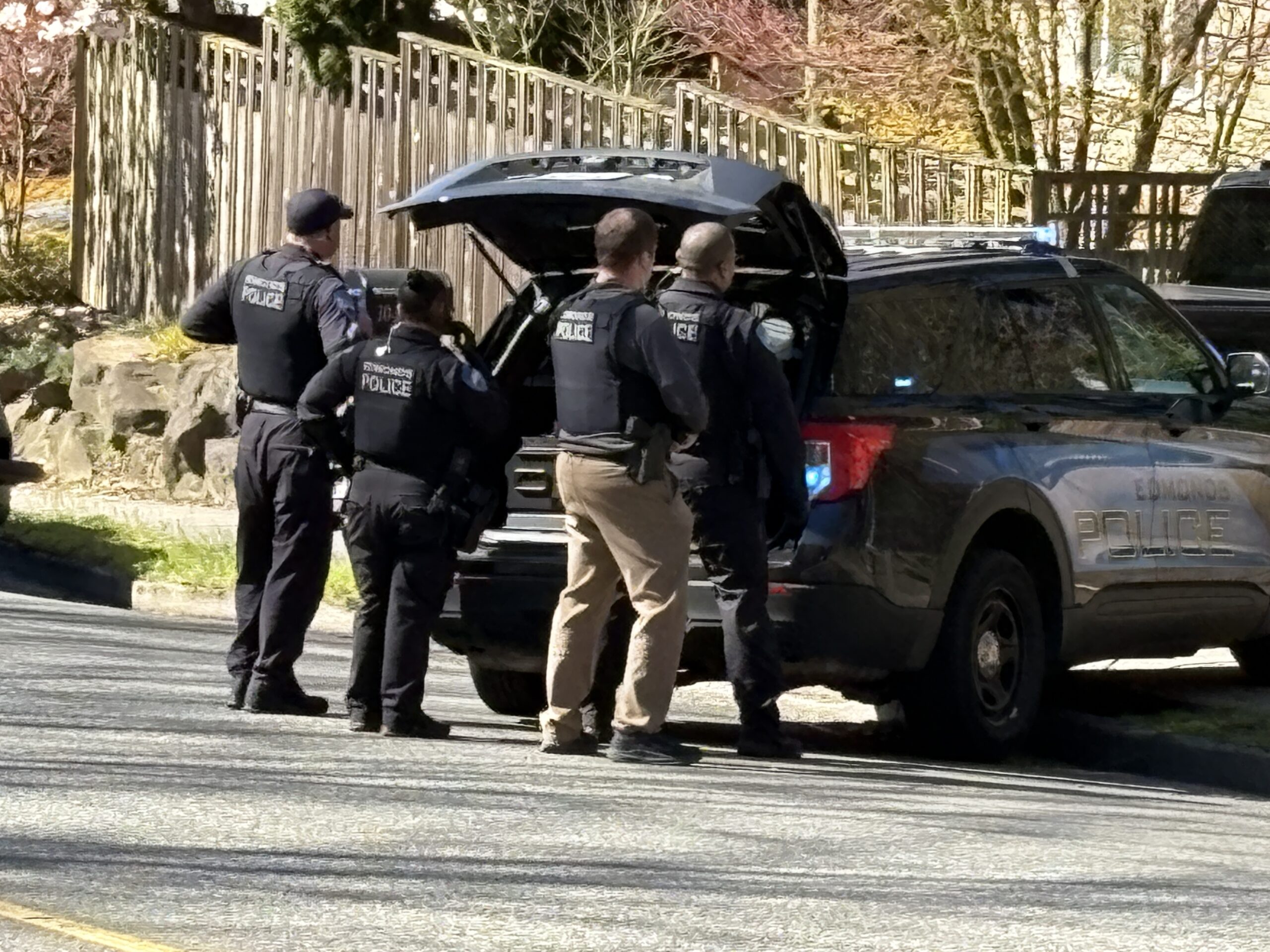 Edmonds police take man into custody after standoff - My Edmonds News