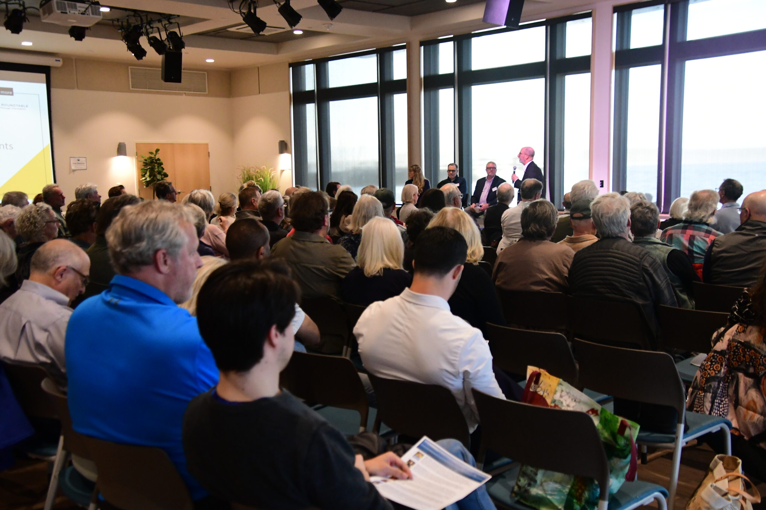 Edmonds residents press mayor and staff on finances, public safety, trust