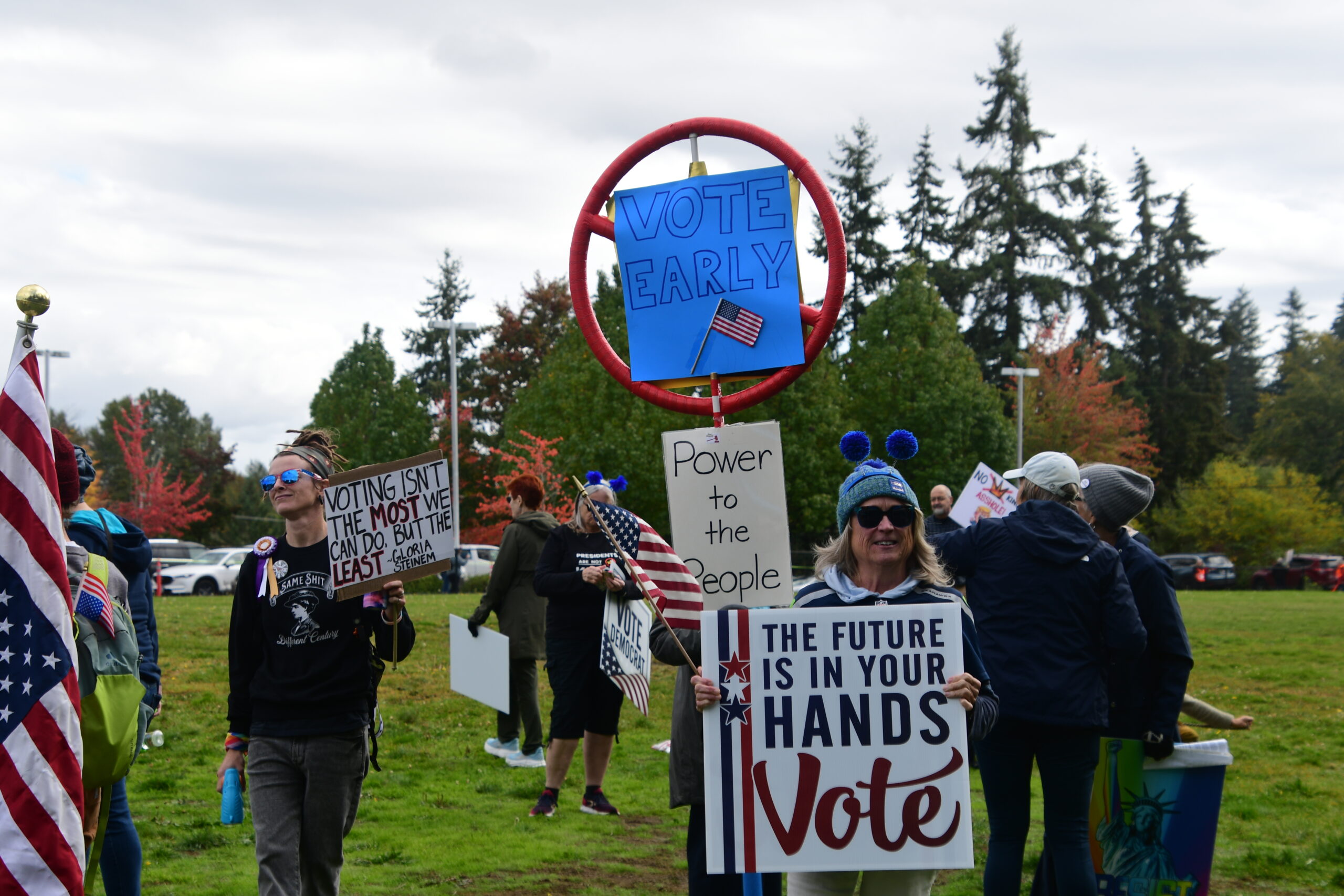 Lynnwood No Kings rally urges voters to turn out, vote early and bring others along
